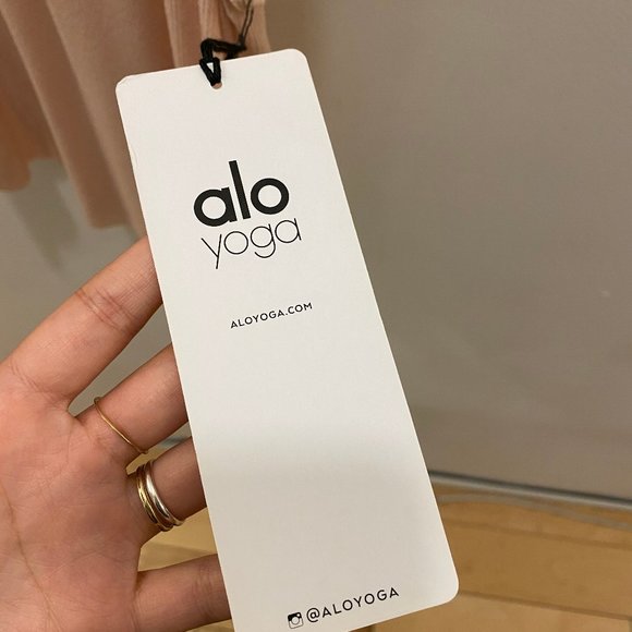 NWT Alo Yoga Heatwave Tank in Nectar - Picture 5 of 6